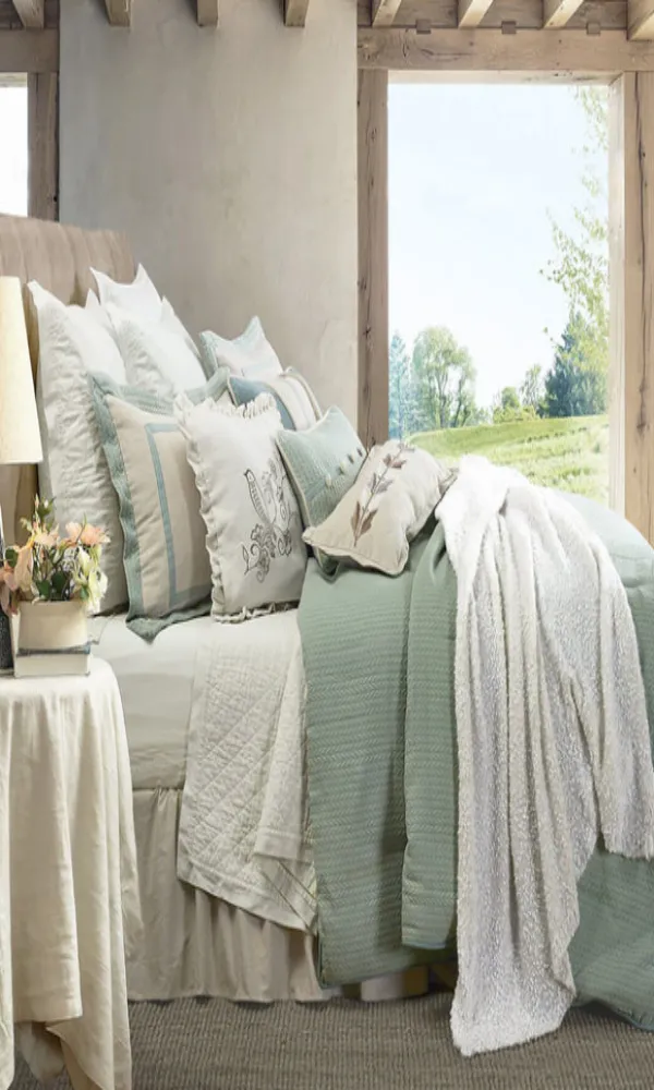 HiEnd Accents - Bellmont Comforter Set